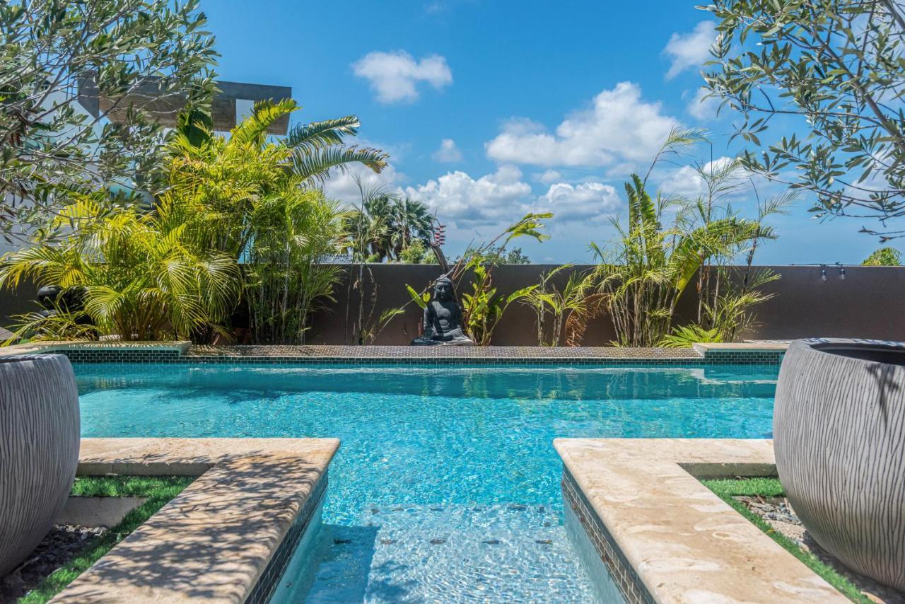 Lama Y Solo Unique Private Room Walking Distance To The Beach Palm Beach Exteriér fotografie